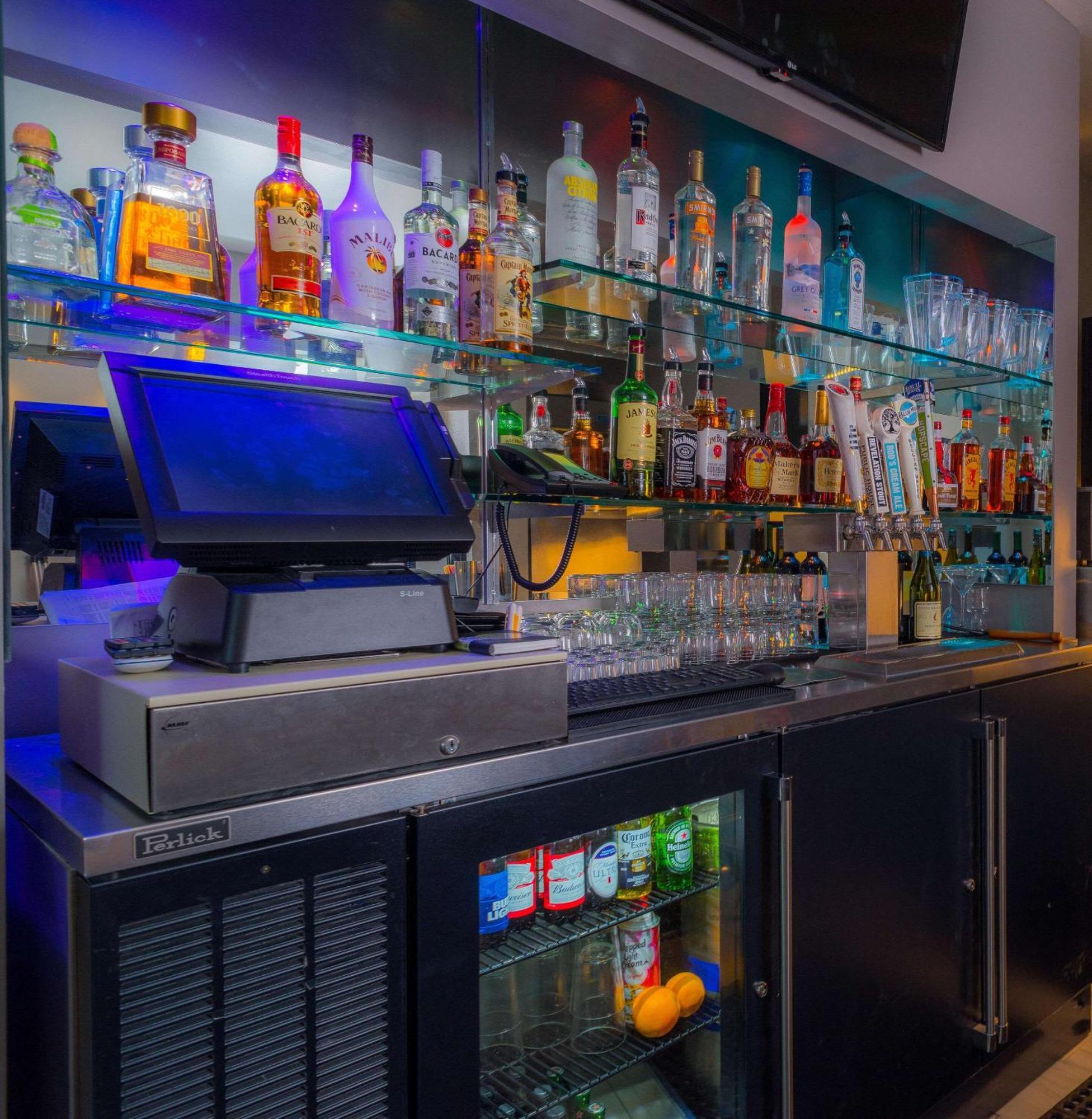Studio Z, Ascend Collection Hotel